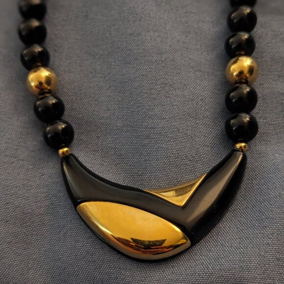 Vintage 1980s Signed Napier Statement Necklace Gold and Black - Picture 5 of 6